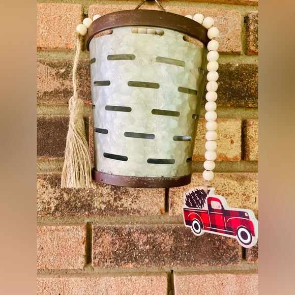 *Red Buffalo Check Truck Beaded Strand - Picture 4 of 13